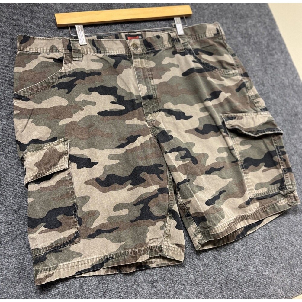 Wolverine Camo Cargo Shorts Mens Size 42 Hunting Outdoor Utility Cotton Relaxed